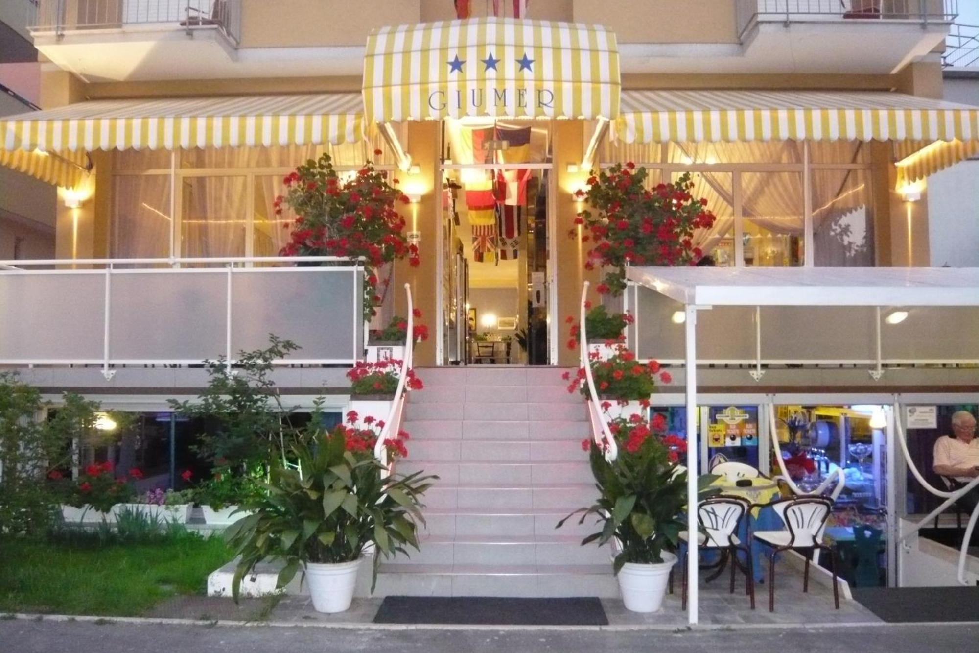Hotel Giumer ริมินี ภายนอก รูปภาพ